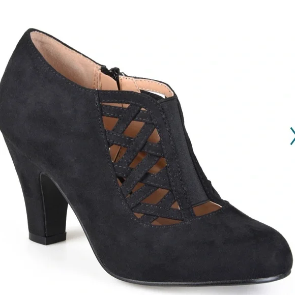 NWT women’s Journee collection Piper ankle pumps SZ 7 - Picture 1 of 5